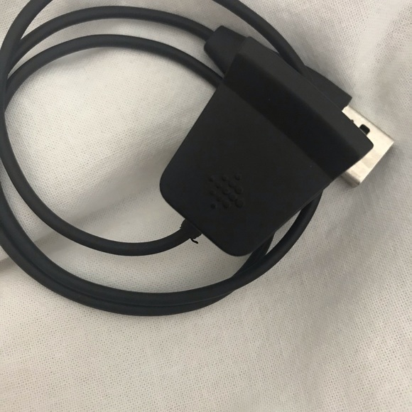 Fitbit Alta HR Charger - Picture 3 of 3
